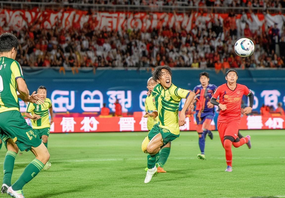 2019建业恒大激战对决：战术交锋与焦点瞬间(图2)