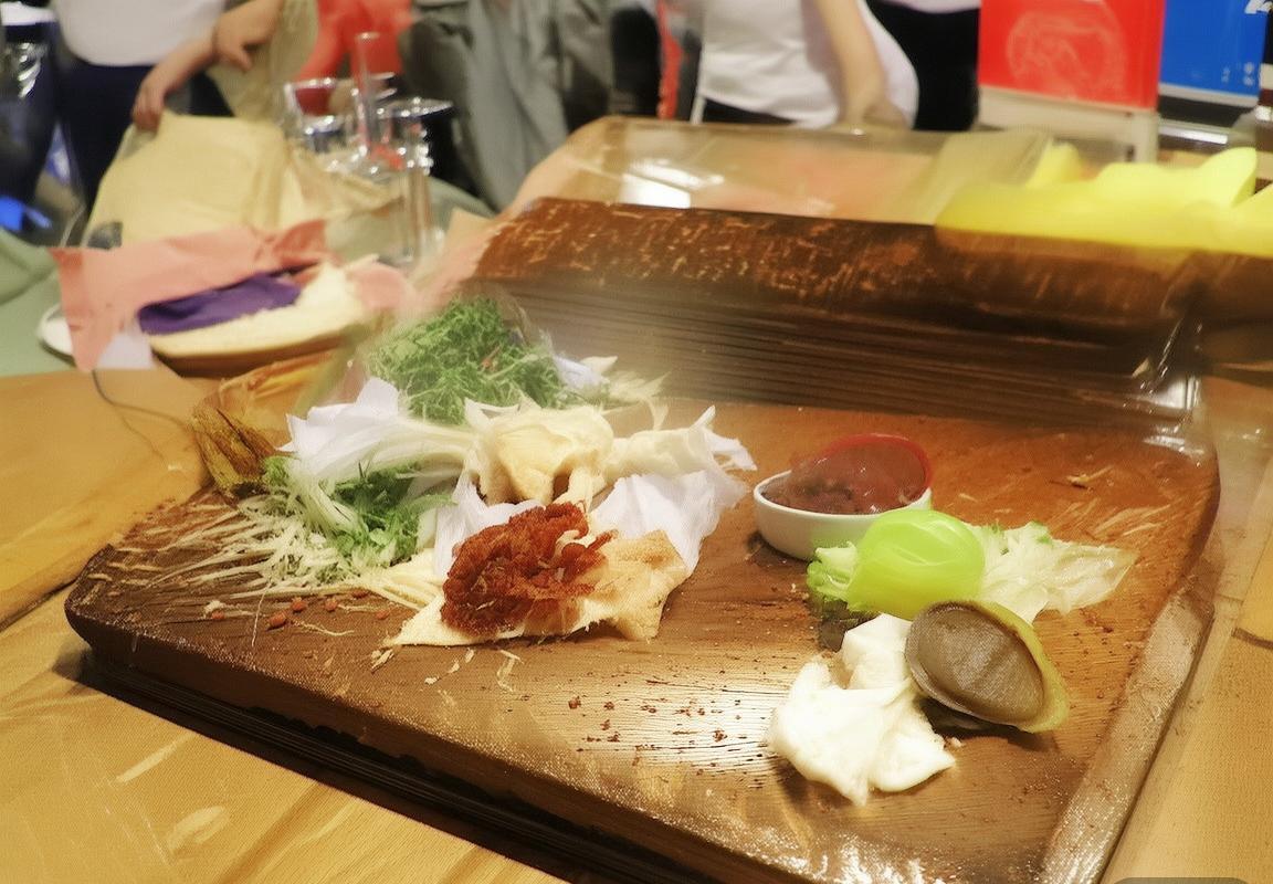 高士路VS柏拉拿：足球对决中的技术、战术与心理较量(图3)